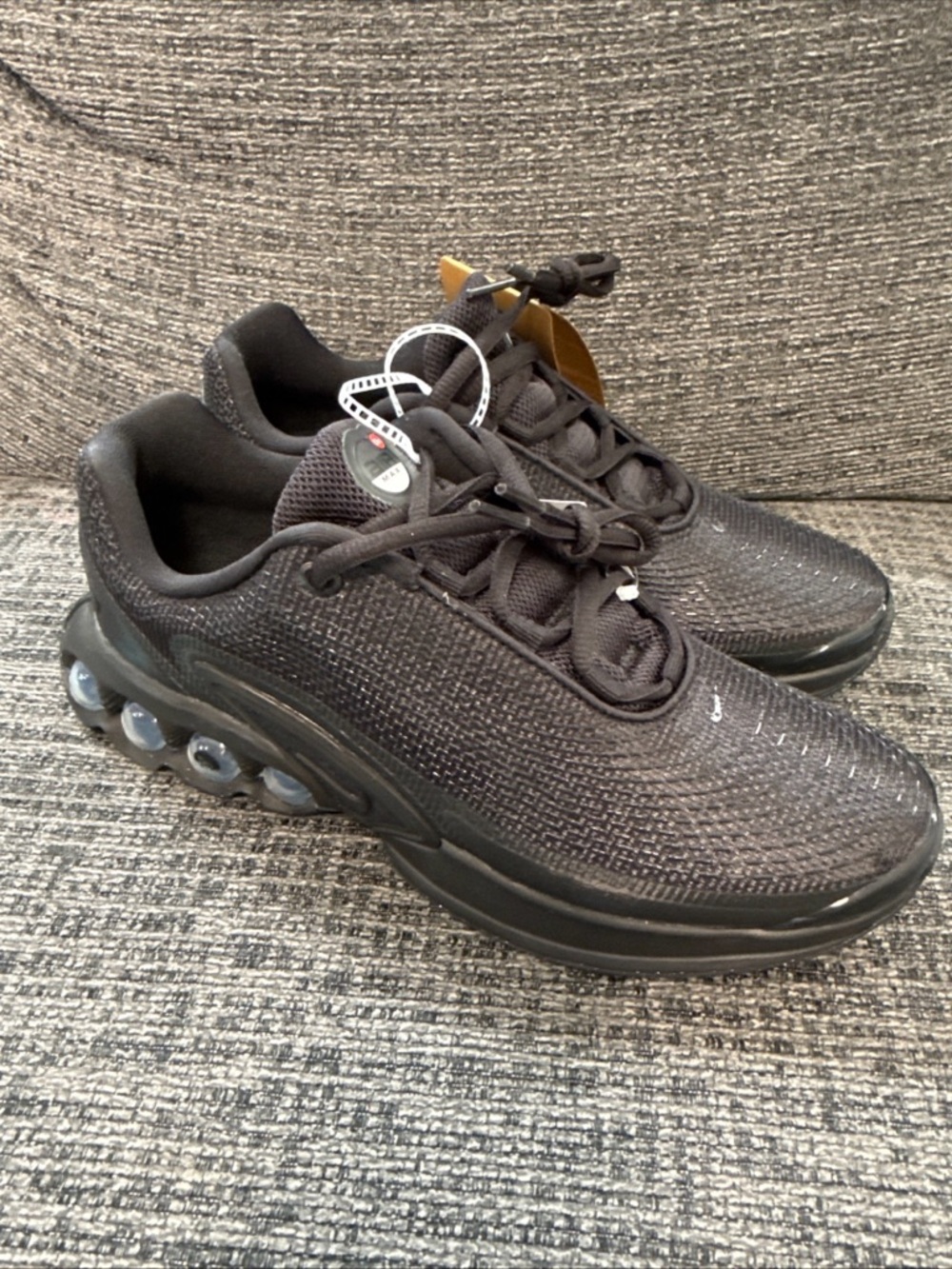 Nike Air Max DN (GS) Black size 7Y or 8.5W